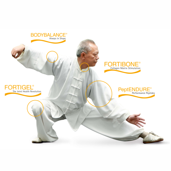 Old man who performs sporting exercises