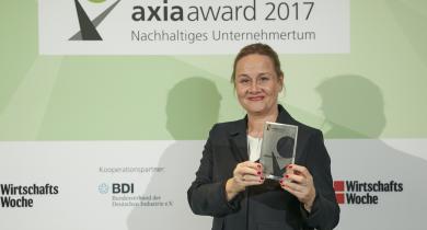 Beate Klöppel with Axia Award